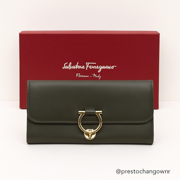 Salvatore Ferragamo Handbags - Salvatore Ferragamo Dark Green Leather Clutch w Gold Accent w Box ❤️💚
Beautiful